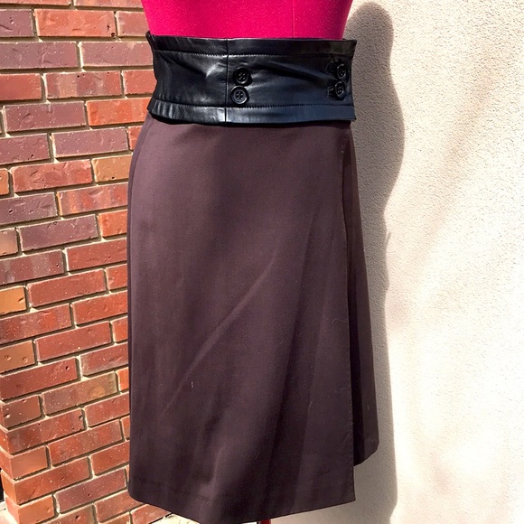 A designer piece. Sleeveless transformer dress. - Picture 6 of 13